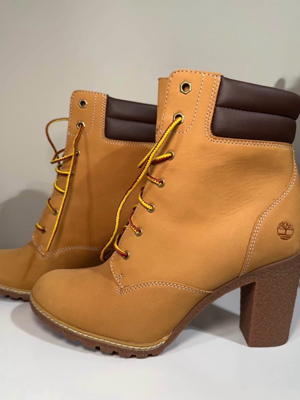 Timberland Wheat Nubuck Heeled Lace-Up Ankle Boots with Dark Brown Collar
